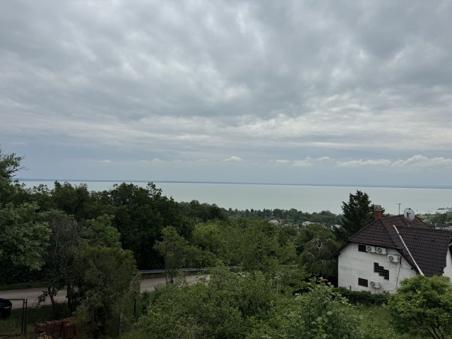 Eladó nyaraló, Balatonalmádiban, Batthyány utcában 124.9 M Ft