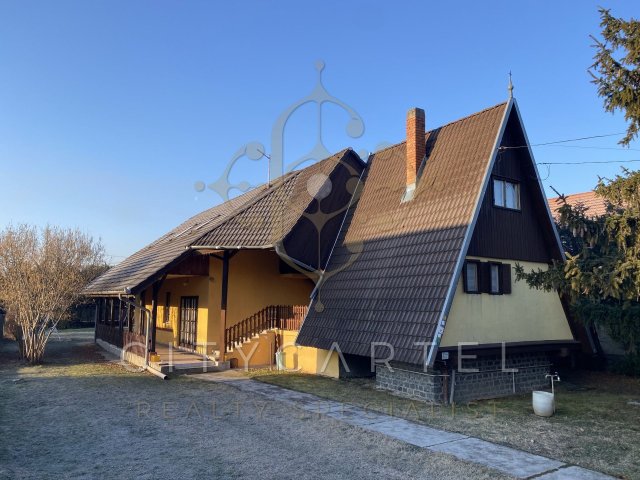 Eladó nyaraló, Balatonmáriafürdőn 89.99 M Ft, 6 szobás