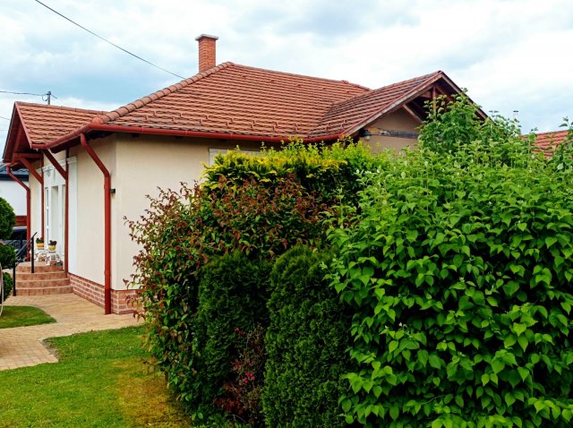 Eladó családi ház, Debrecenben 139.9 M Ft, 4 szobás