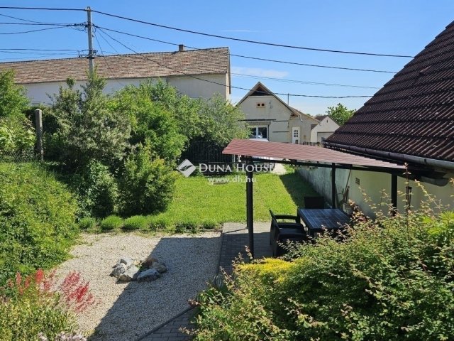 Eladó családi ház, Villányban 29.9 M Ft, 4 szobás