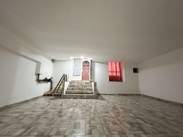 Kiadó üzlethelyiség, Budapesten, VIII. kerületben 160 E Ft / hó