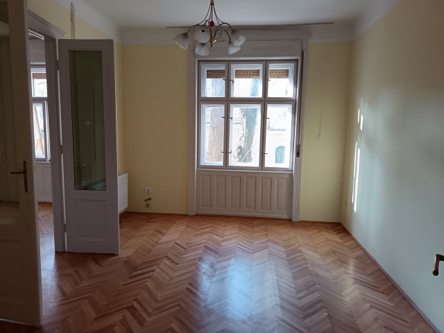 Kiadó téglalakás, albérlet, Szegeden 250 E Ft / hó, 4 szobás