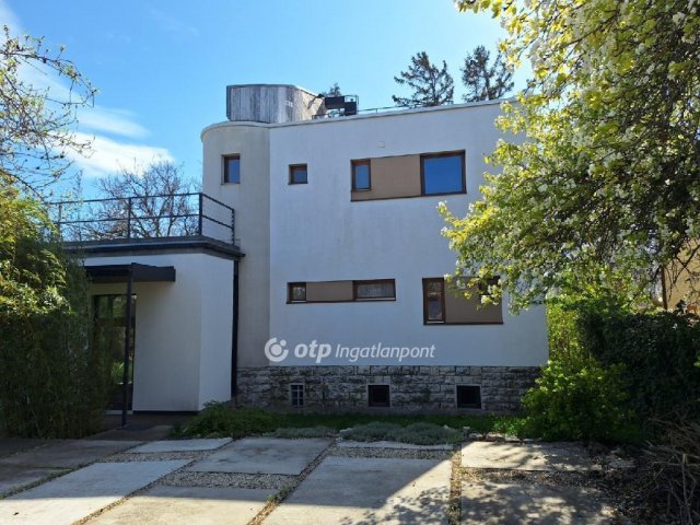 Eladó családi ház, Balatonfüreden 249 M Ft, 5 szobás