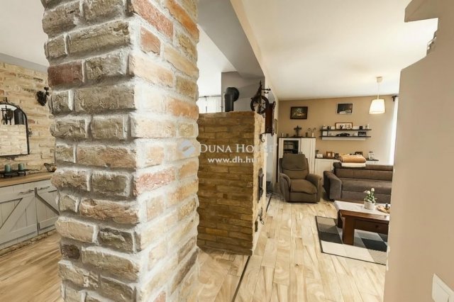 Eladó családi ház, Domaszéken 159.99 M Ft, 5 szobás