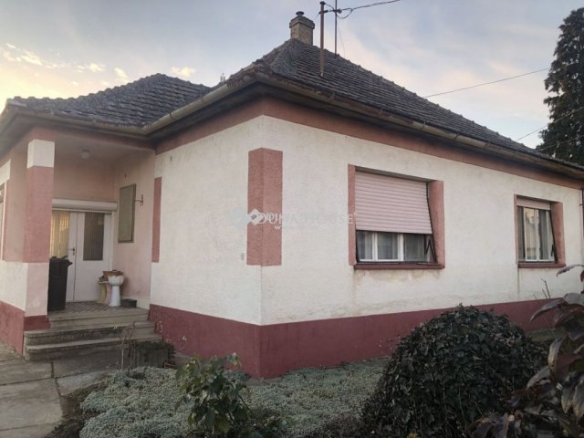 Eladó családi ház, Hercegszántón 11.9 M Ft, 2 szobás
