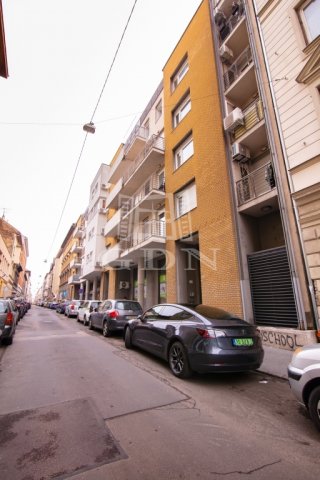 Eladó téglalakás, Budapesten, VI. kerületben, Rózsa utcában