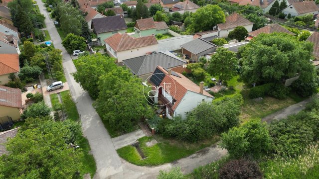Eladó családi ház, Szegeden 99 M Ft, 5 szobás
