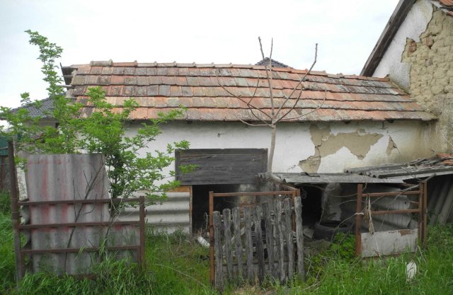Eladó családi ház, Cegléden, Harcsa utcában 14.75 M Ft