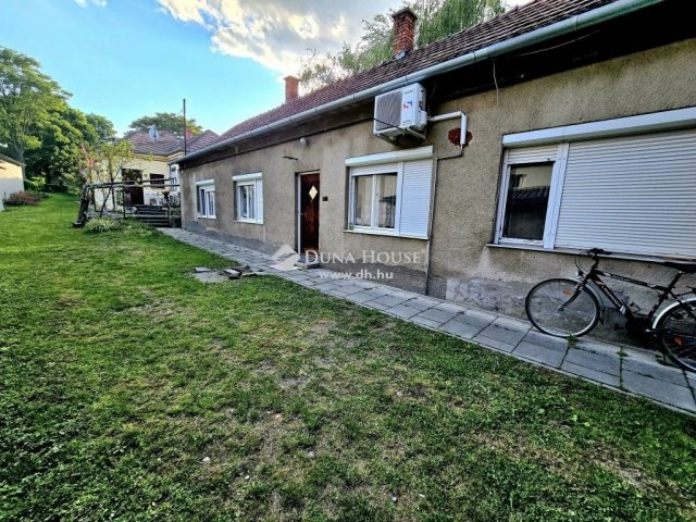 Eladó téglalakás, Siklóson 25.9 M Ft, 2 szobás