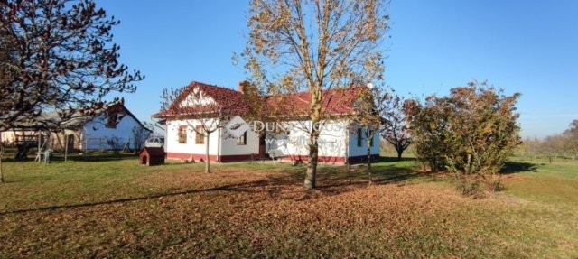 Eladó családi ház, Cegléden 78 M Ft, 3 szobás
