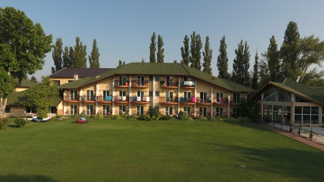 Eladó hotel, Fonyódon 8750 M Ft / költözzbe.hu