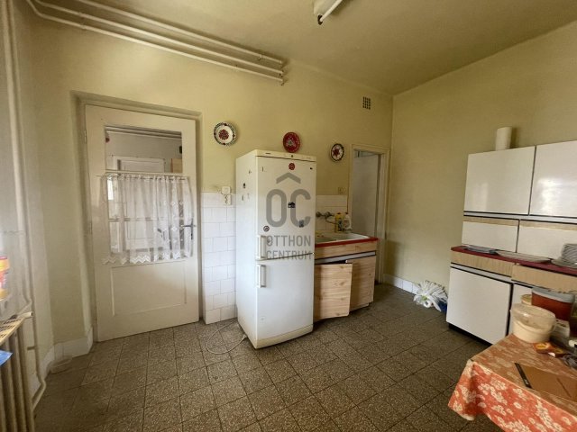 Eladó családi ház, Balatonújlakon 34.9 M Ft, 4 szobás