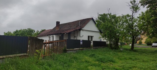 Eladó családi ház, Alattyánban 8.5 M Ft, 3 szobás