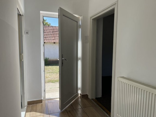 Eladó családi ház, Hevesen 13.5 M Ft, 2+1 szobás