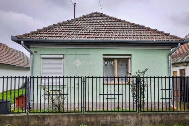 Eladó családi ház, Zsámbokon 32.5 M Ft, 4 szobás
