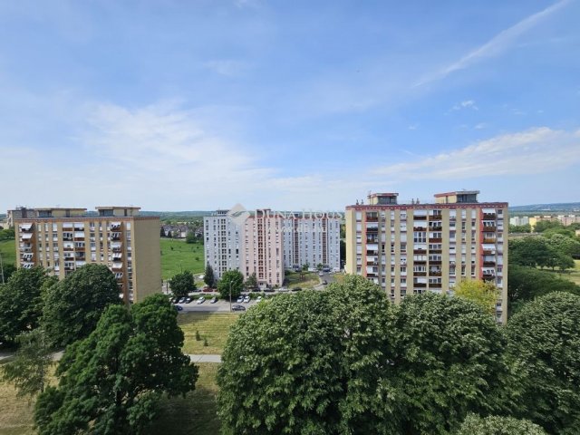Kiadó panellakás, albérlet, Pécsett 130 E Ft / hó, 2 szobás