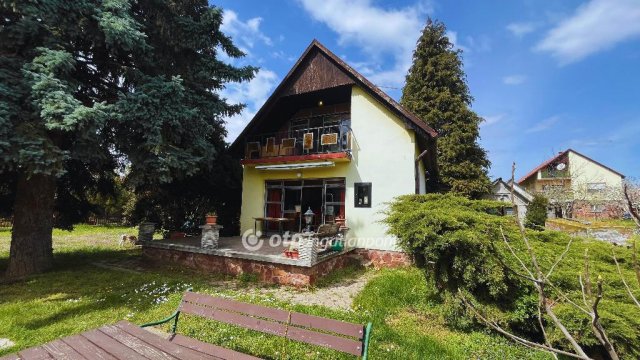 Eladó családi ház, Ábrahámhegyen 85.5 M Ft, 1+2 szobás
