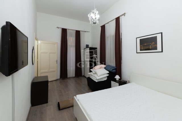 Eladó téglalakás, Budapesten, V. kerületben 89 M Ft, 2 szobás