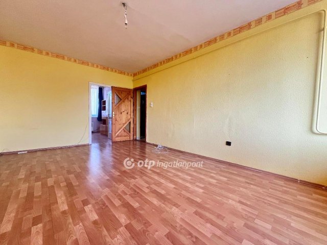 Eladó téglalakás, Egerben, Olasz utcában 32.9 M Ft, 2 szobás