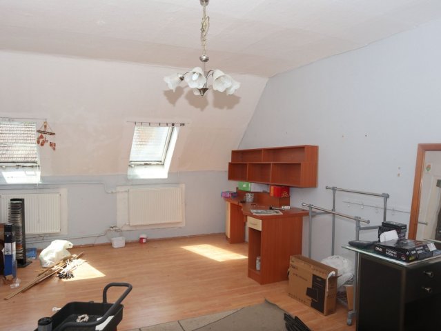 Eladó családi ház, Pécsett 45 M Ft, 5 szobás