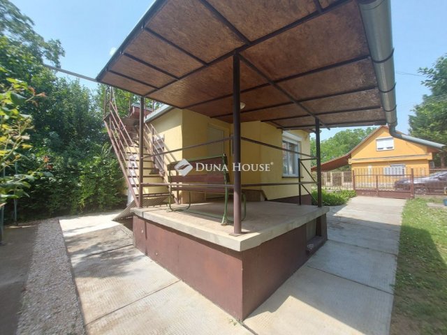 Eladó nyaraló, Szolnokon, Strand utcában 19.9 M Ft