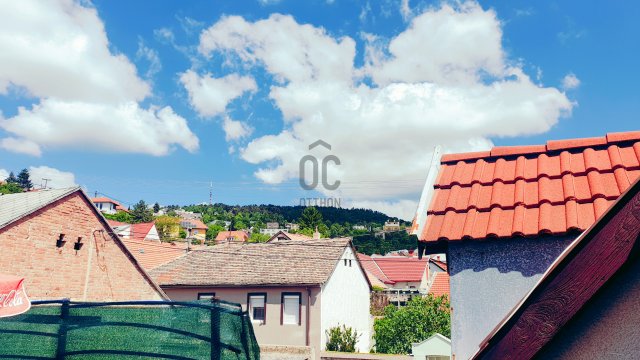 Eladó családi ház, Pécsett 75 M Ft, 6 szobás
