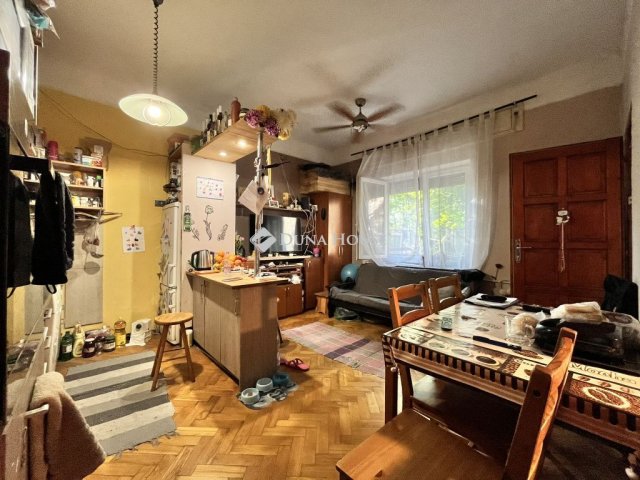 Eladó családi ház, Budapesten, X. kerületben 85 M Ft, 6 szobás