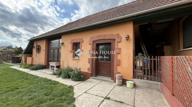 Eladó családi ház, Szirmabesenyőn 76 M Ft, 6 szobás