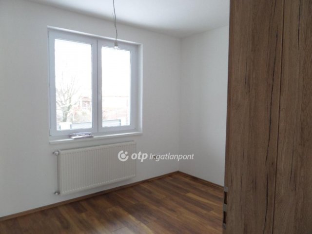 Eladó ikerház, Gödöllőn 94.5 M Ft, 4 szobás