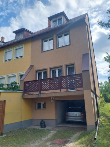 Eladó sorház, Veszprémben 80 M Ft, 3+2 szobás