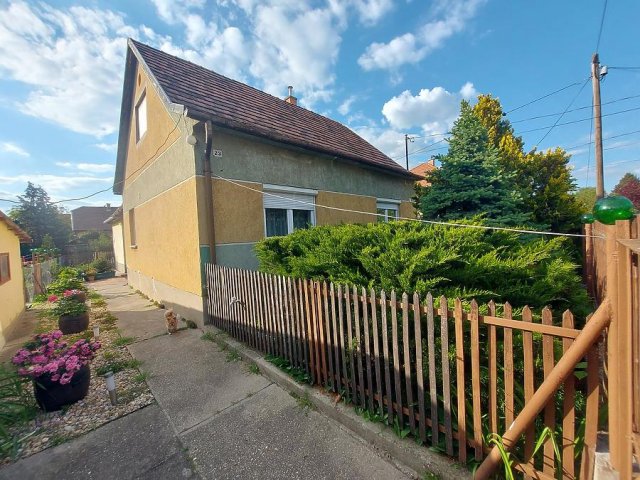 Eladó családi ház, Gödön 79.9 M Ft, 5 szobás