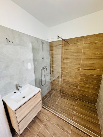 Eladó családi ház, Vácrátóton 79.9 M Ft, 4 szobás