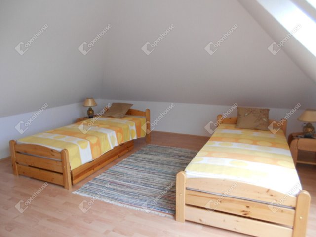 Eladó téglalakás, Hévízen 62 M Ft, 3 szobás