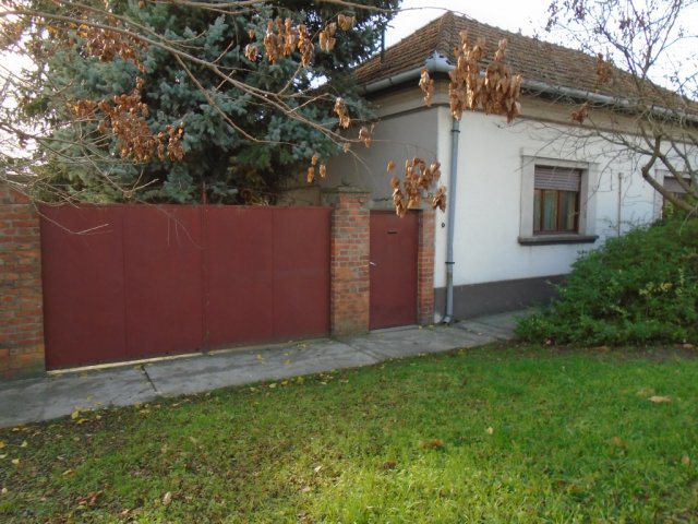 Eladó családi ház, Tiszakécskén 32 M Ft, 3 szobás
