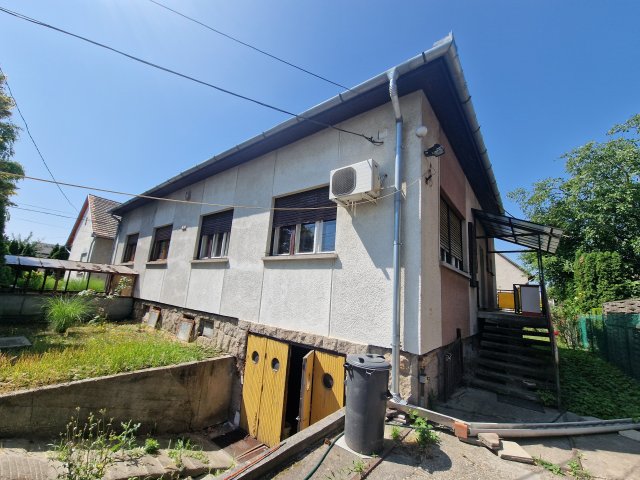 Eladó családi ház, Budapesten, XXI. kerületben 69.9 M Ft