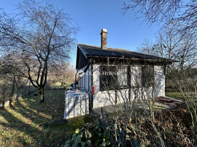 Eladó nyaraló, Dunabogdányban 17.5 M Ft, 4 szobás