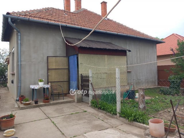 Eladó családi ház, Tömörkényen 21 M Ft, 3 szobás