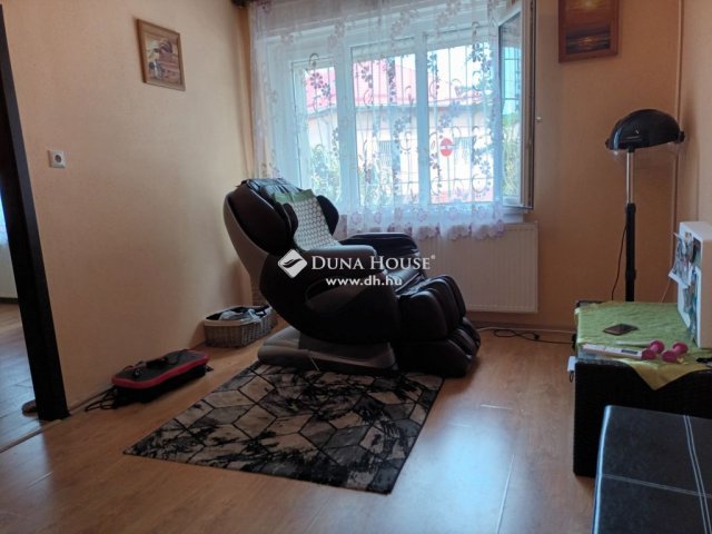 Eladó családi ház, Budapesten, X. kerületben 109 M Ft, 6 szobás
