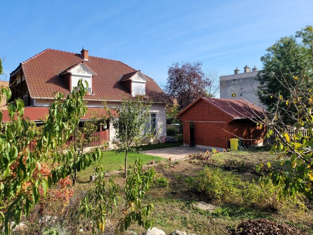 Eladó családi ház, Egerben 128 M Ft, 6 szobás