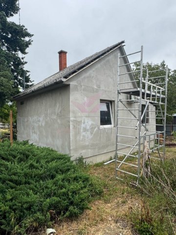 Eladó családi ház, Debrecenben 28 M Ft, 2 szobás