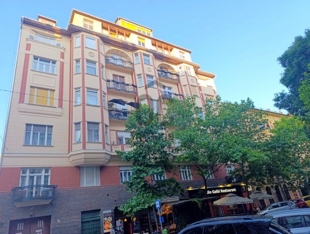 Eladó téglalakás, Budapesten, V. kerületben 90 M Ft, 2 szobás