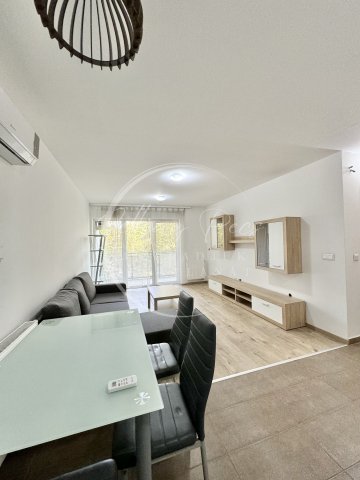 Kiadó téglalakás, albérlet, Pécsett, Megyeri téren, 2 szobás
