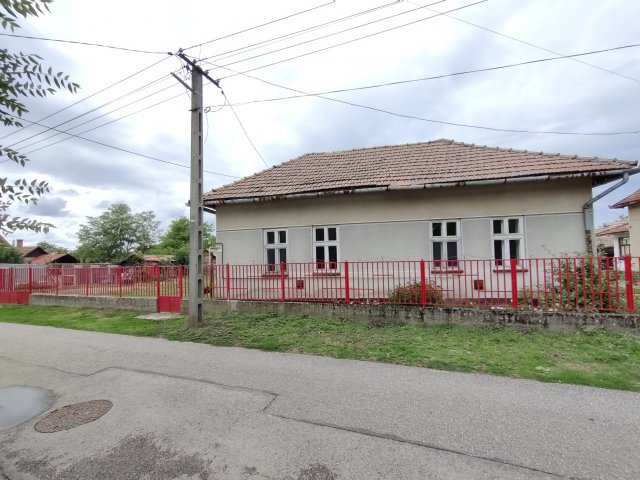 Eladó családi ház, Sárrétudvarin, Petőfi utcában 7.9 M Ft