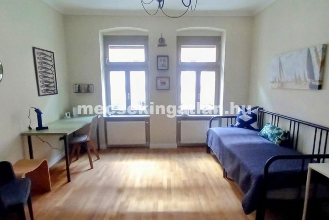 Kiadó téglalakás, albérlet, Pécsett 160 E Ft / hó, 1 szobás