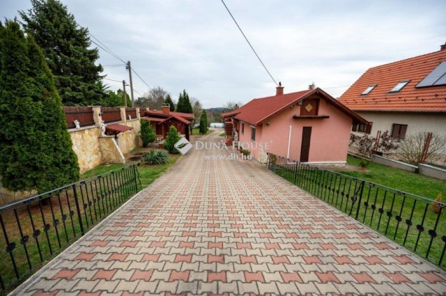 Eladó nyaraló, Budakeszin 150 M Ft, 4 szobás