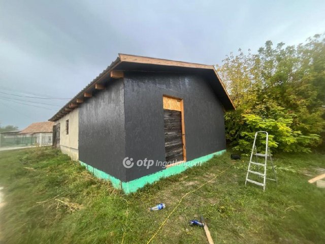 Eladó családi ház, Tápiógyörgyén 4.9 M Ft, 1 szobás