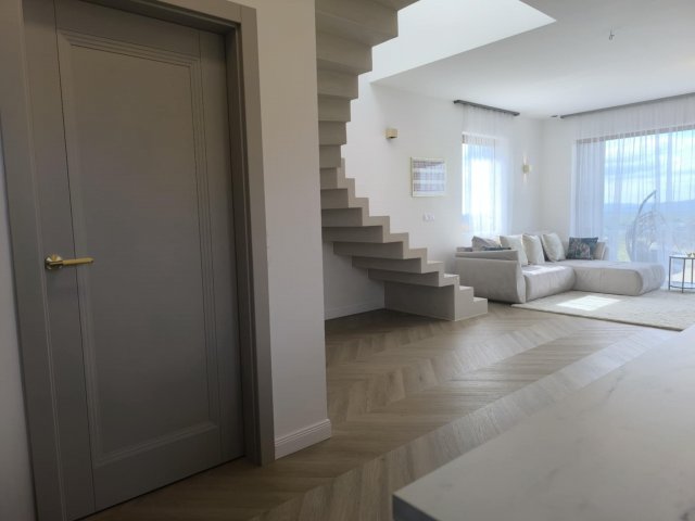 Eladó családi ház, Vácon 149.99 M Ft, 5 szobás