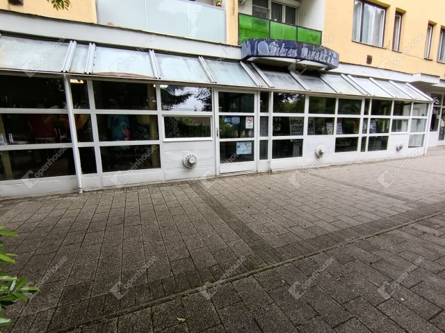 Eladó üzlethelyiség, Nagyatádon 48.9 M Ft, 3 szobás