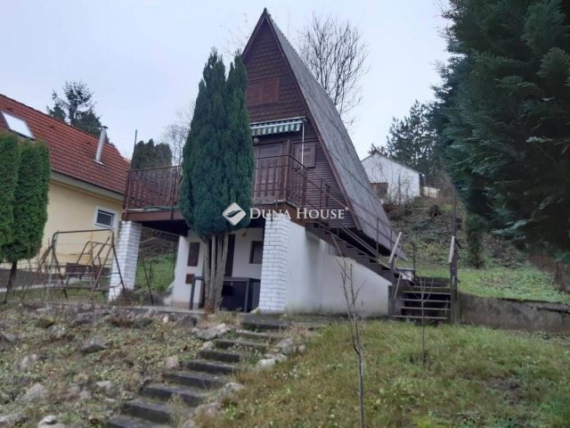 Eladó nyaraló, Dunaalmáson 30 M Ft, 2 szobás
