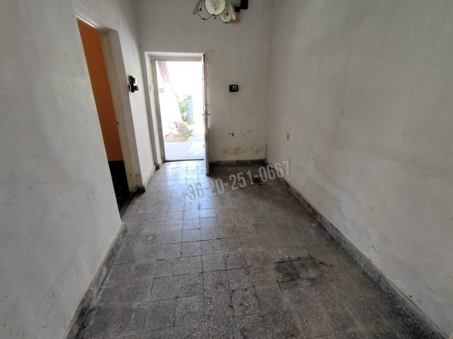 Eladó téglalakás, Mohácson 12 M Ft, 2 szobás